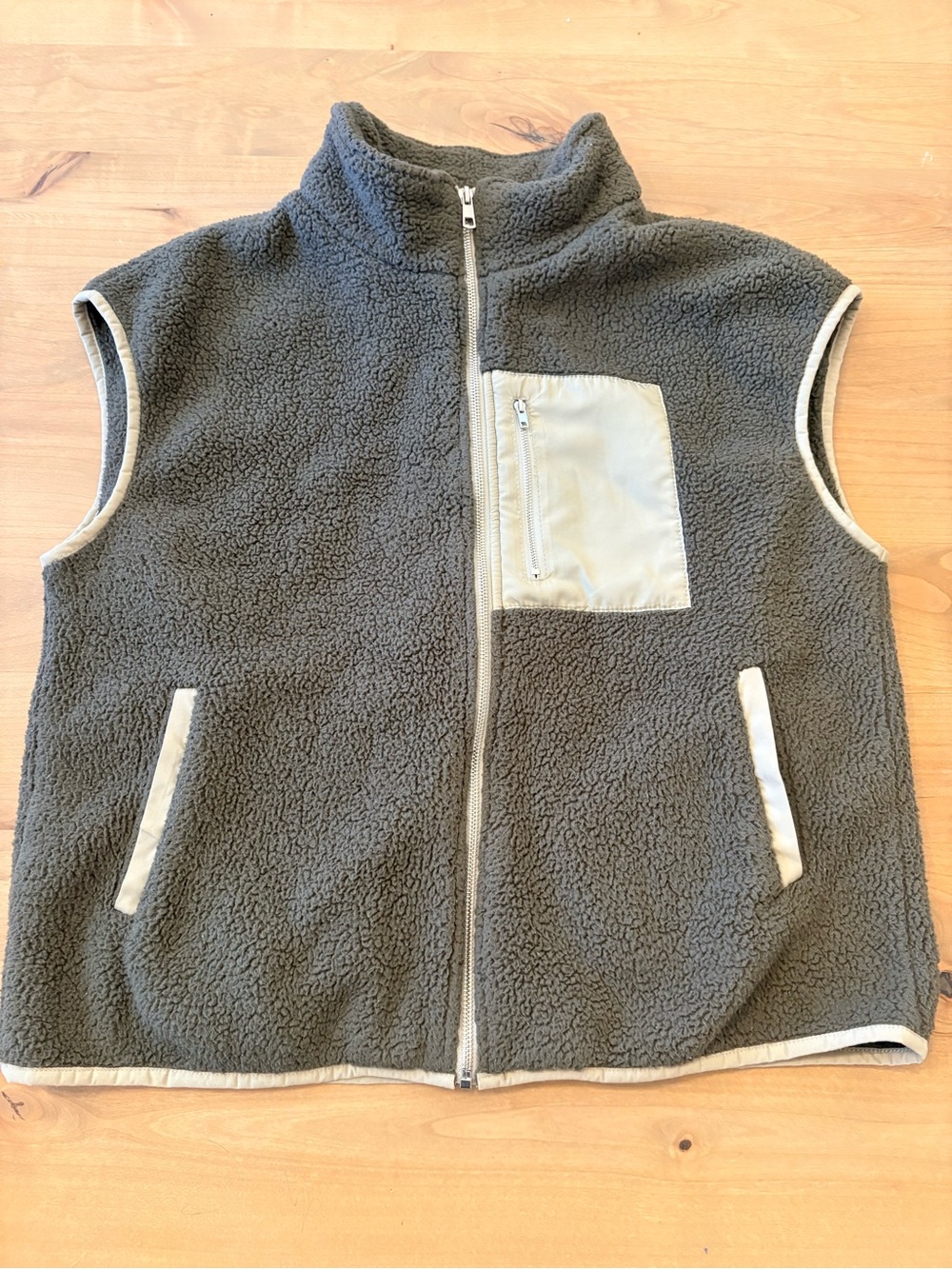 Women’s Sherpa Fleece Vest in Olive Green with Contrast Trim